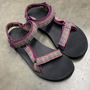 Teva Women’s Original Universal Hiking Outdoors Sandals purple tribal print 8